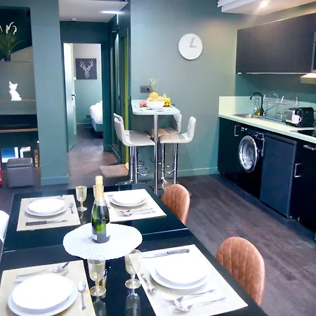 L'emeraude - 19eme Arrondissement * Paris